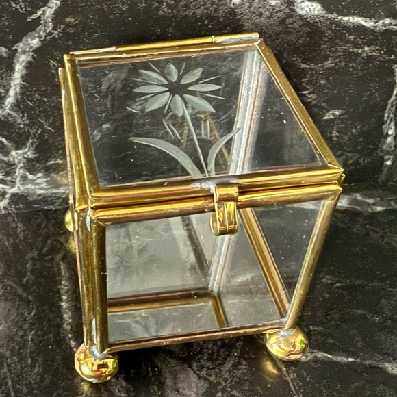 Accessories - Glass Jewelry Box with Etched Flower on Lid and Mirror Bottom